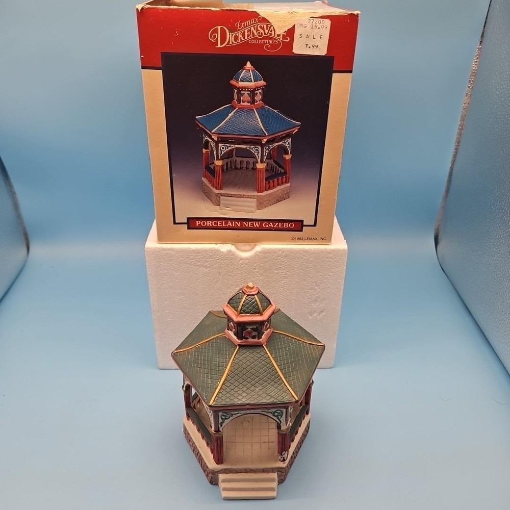 Vintage 1993 Lemax Dickensvale Collectibles Porcelain New Gazebo with Box